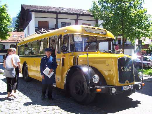 100 Jahre Kraftpost - MAN-Haubenpostbus der Deutschen Bundespost in Lenggries