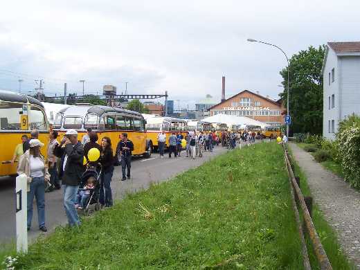 Busparade in Aarberg (BE)